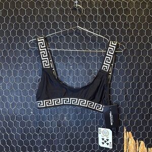 PrettyLittleThing Black and White Greek Key
Bikini Top